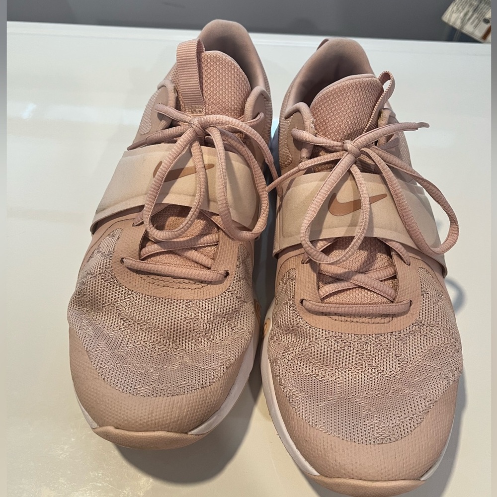 NIKE Sneakers - size 9